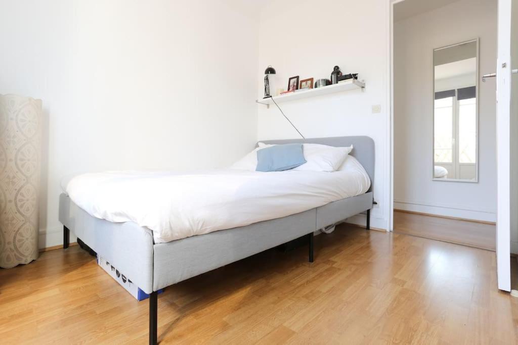 Gaspar - 2 Pieces Au Dernier Etage Avec Balcon Boulogne-Billancourt Ngoại thất bức ảnh